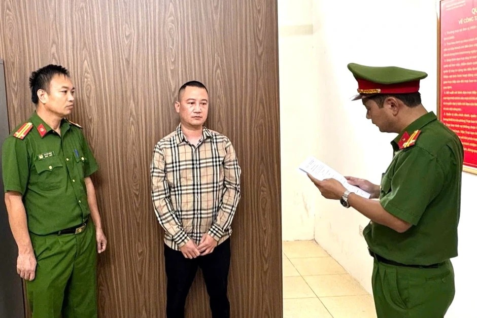 Khởi tố 2 đối tượng khai thác quặng Antimon trái phép Khởi tố 2 đối tượng khai thác quặng Antimon trái phép