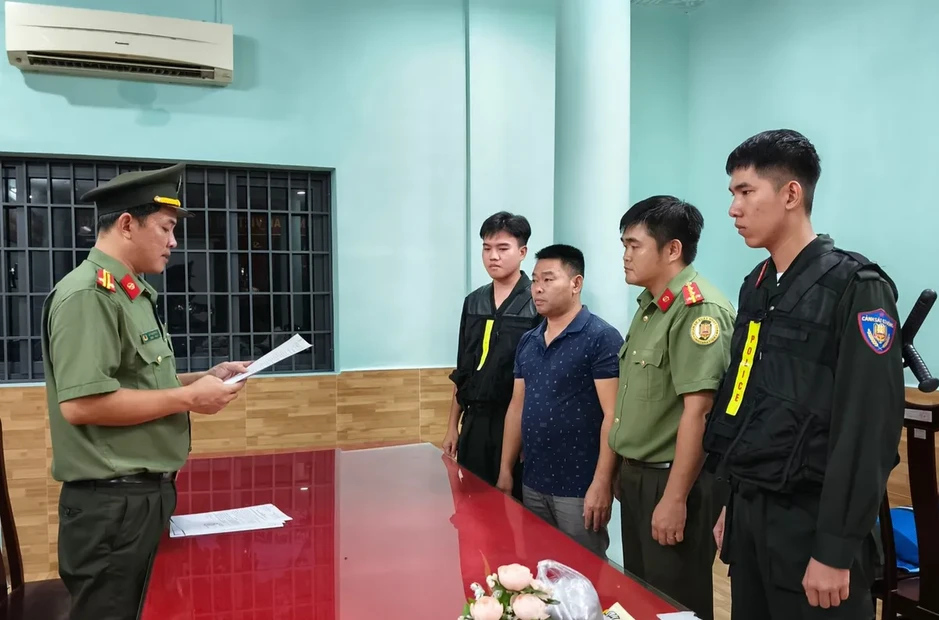 Khởi tố 2 đối tượng tổ chức cho người nước ngoài lưu trú trái phép trên đảo Phú Quốc Khởi tố 2 đối tượng tổ chức cho người nước ngoài lưu trú trái phép trên đảo Phú Quốc