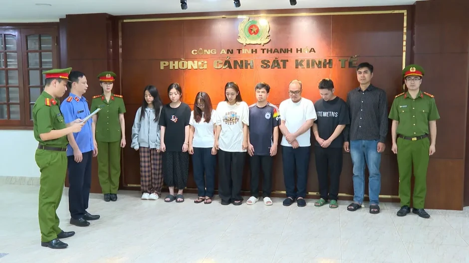 Khởi tố 2 đường dây chế tác trang sức giả và buôn lậu vàng hàng nghìn tỷ đồng Khởi tố 2 đường dây chế tác trang sức giả và buôn lậu vàng hàng nghìn tỷ đồng