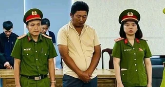 Khởi tố 2 nhân viên ngân hàng trong đường dây rửa tiền hơn 2,5 tỷ USD