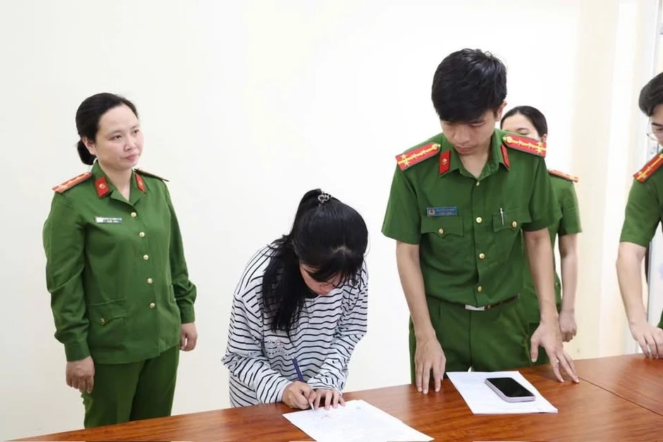 Khởi tố 2 nữ sinh đánh hội đồng tại trường nghề ở Phú Thọ Khởi tố 2 nữ sinh đánh hội đồng tại trường nghề ở Phú Thọ