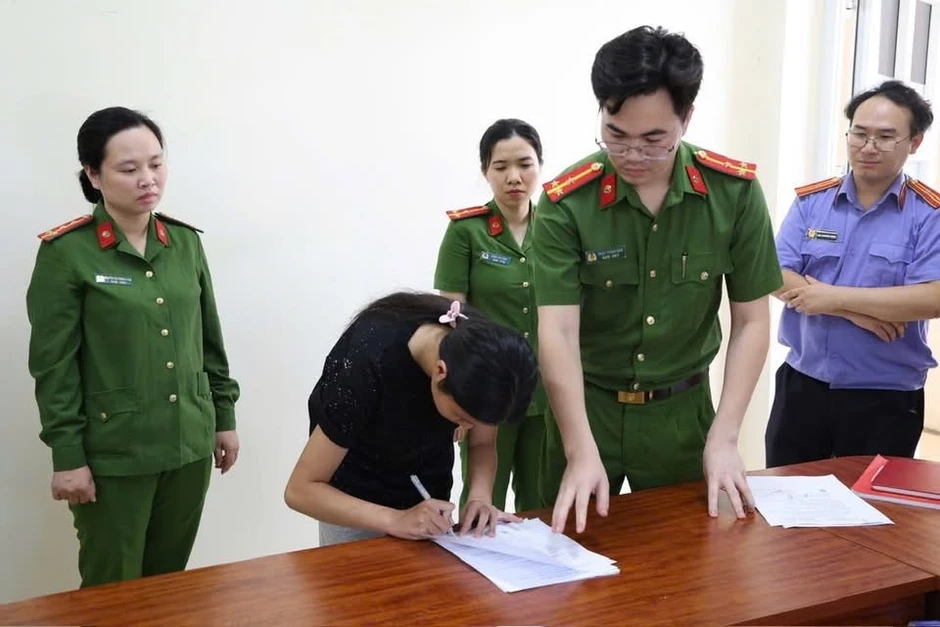 Khởi tố 2 nữ sinh đánh hội đồng tại trường nghề ở Phú Thọ Khởi tố 2 nữ sinh đánh hội đồng tại trường nghề ở Phú Thọ