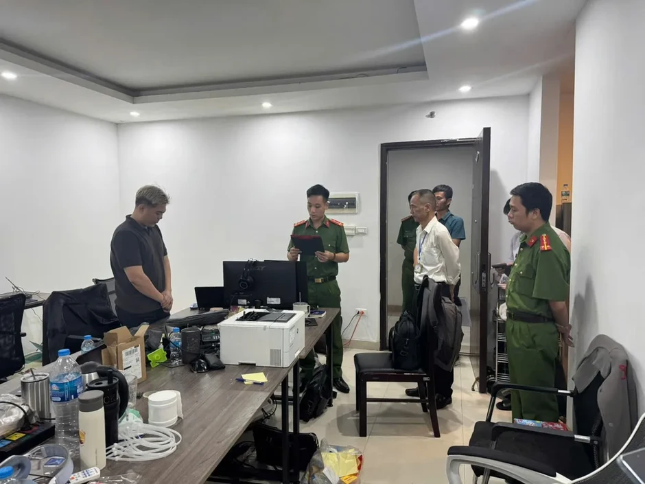 Khởi tố 21 bị can về tội lừa dối khách hàng, bán sản phẩm Đông y “Xương khớp bà Sáu”