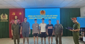 Khởi tố 23 thanh thiếu niên 'hỗn chiến' trước quán cà phê ở TP.HCM