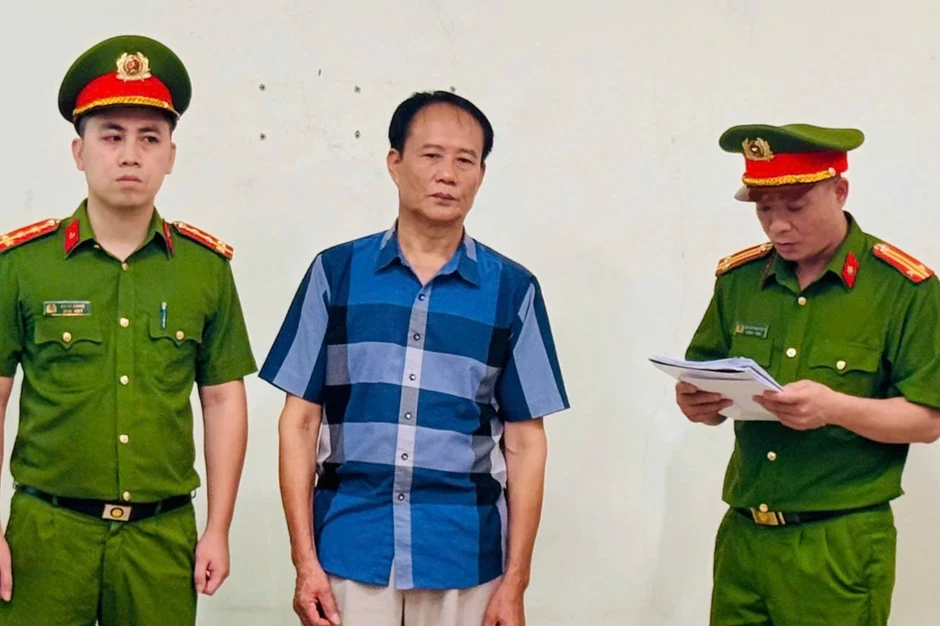 Khởi tố 3 cựu cán bộ thuế tỉnh Lào Cai Khởi tố 3 cựu cán bộ thuế tỉnh Lào Cai