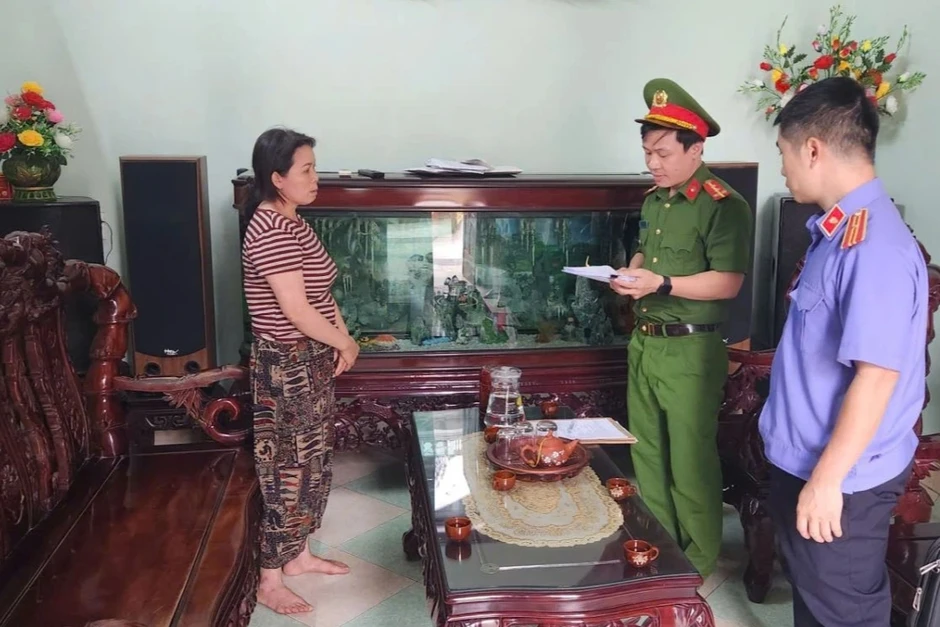 Khởi tố 3 đối tượng sản xuất hơn 2 tấn miến giả ở Hưng Yên