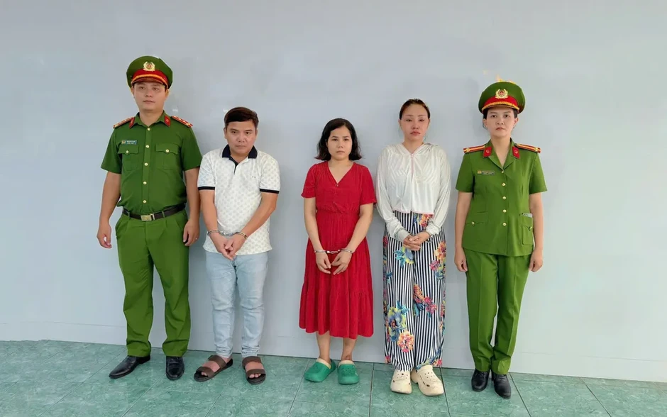 Khởi tố 3 đối tượng trong đường dây truyền trắng da khiến 1 phụ nữ tử vong Khởi tố 3 đối tượng trong đường dây truyền trắng da khiến 1 phụ nữ tử vong