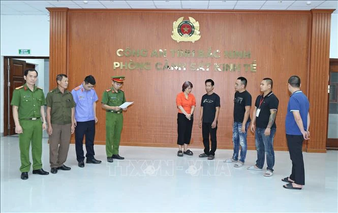 Khởi tố 32 bị can trong đường dây làm giả bệnh án để trốn tránh chấp hành án Khởi tố 32 bị can trong đường dây làm giả bệnh án để trốn tránh chấp hành án