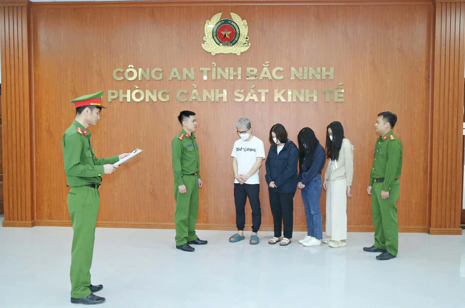 Khởi tố 4 bị can làm giả con dấu, tài liệu để trục lợi chính sách mua nhà ở xã hội Khởi tố 4 bị can làm giả con dấu, tài liệu để trục lợi chính sách mua nhà ở xã hội