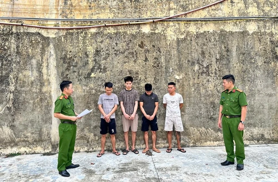Khởi tố 4 đối tượng về hành vi mua bán, tổ chức sử dụng trái phép chất ma túy Khởi tố 4 đối tượng về hành vi mua bán, tổ chức sử dụng trái phép chất ma túy