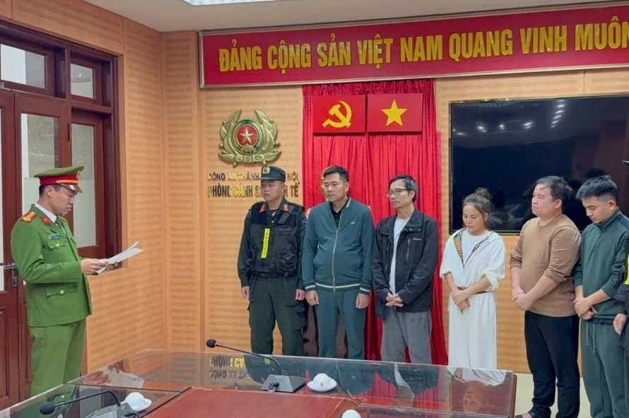 Khởi tố 5 bị can lừa đảo đầu tư tiền mã hóa FTXF hàng chục tỉ đồng Khởi tố 5 bị can lừa đảo đầu tư tiền mã hóa FTXF hàng chục tỉ đồng