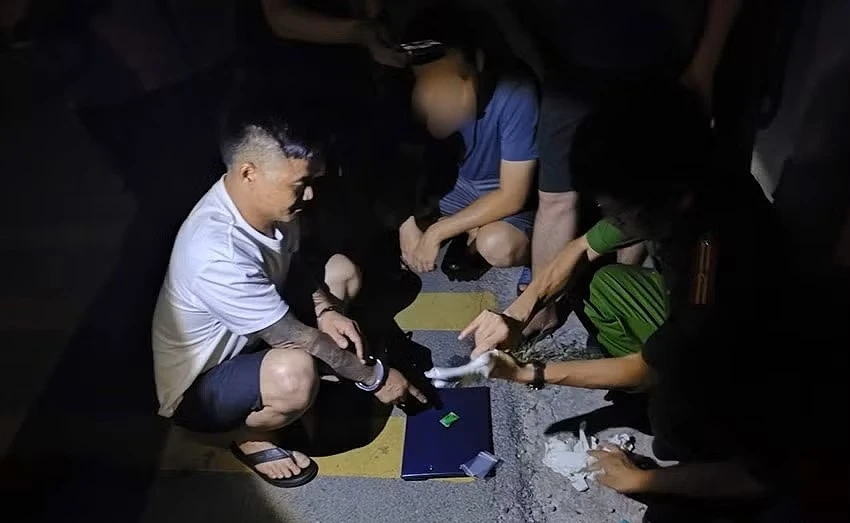 Khởi tố 6 bị can trong vụ án ma túy ở Hà Tĩnh Khởi tố 6 bị can trong vụ án ma túy ở Hà Tĩnh