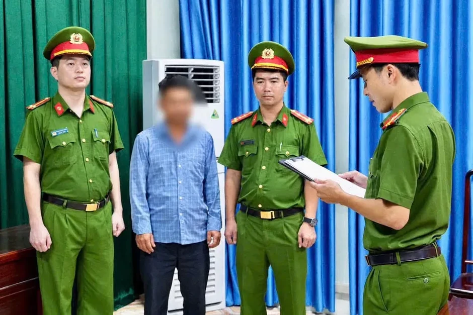 Khởi tố 6 bị can trong vụ livestream gây rối ở bệnh viện Khởi tố 6 bị can trong vụ livestream gây rối ở bệnh viện