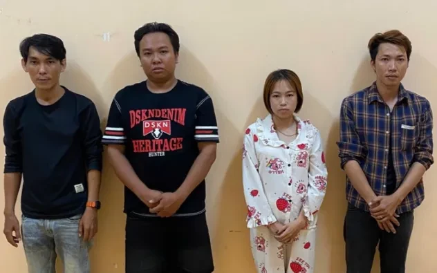 Khởi tố 6 đối tượng dàn cảnh bắt ghen để cướp tài sản Khởi tố 6 đối tượng dàn cảnh bắt ghen để cướp tài sản
