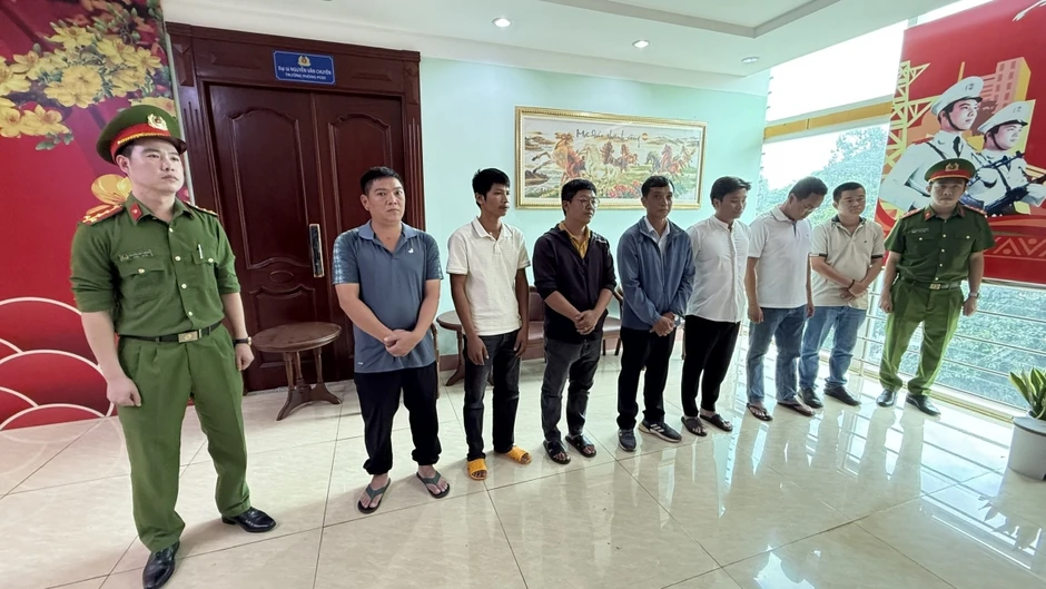 Khởi tố 8 bị can đưa, nhận hối lộ để cấp khống giấy kiểm dịch động vật