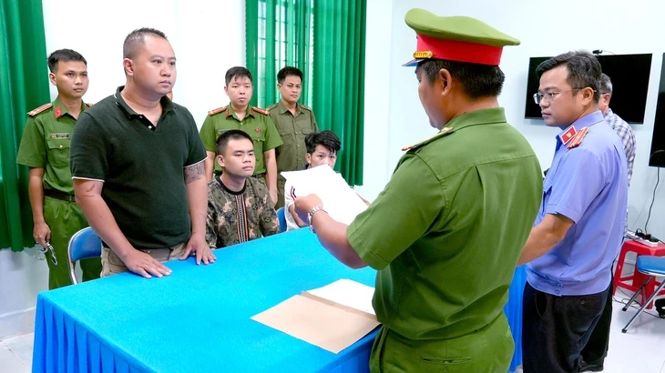 Khởi tố 8 bị can vụ nhóm người mua sầu riêng mâu thuẫn, chạy xe bán tải rượt đuổi, đánh nhau