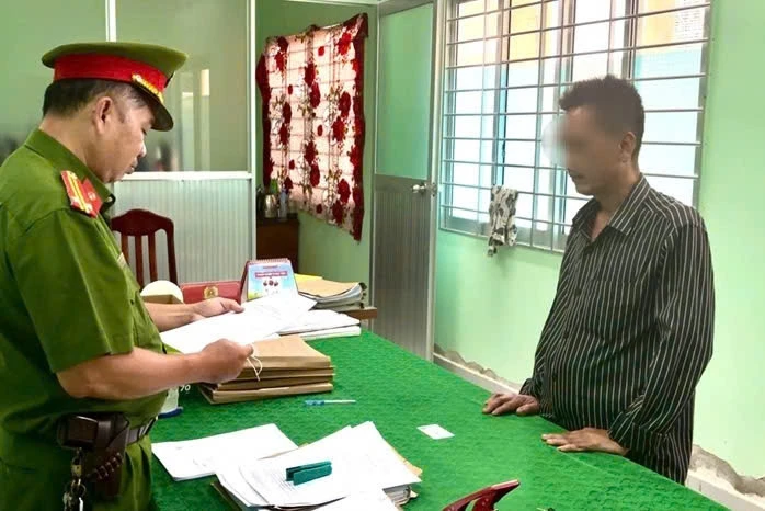 Khởi tố, bắt giam nghi phạm 2 lần khai thác cát trái phép ở Đồng Tháp Khởi tố, bắt giam nghi phạm 2 lần khai thác cát trái phép ở Đồng Tháp