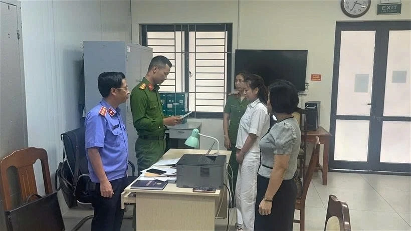 Khởi tố, bắt tạm giam 2 bị can trốn thuế hơn 34 tỉ đồng tại Thanh Hóa Khởi tố, bắt tạm giam 2 bị can trốn thuế hơn 34 tỉ đồng tại Thanh Hóa