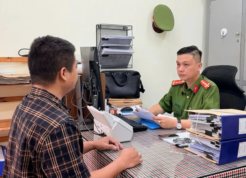 Khởi tố, bắt tạm giam chủ nhà sách mua bán gần 34.000 cuốn sách giả Khởi tố, bắt tạm giam chủ nhà sách mua bán gần 34.000 cuốn sách giả
