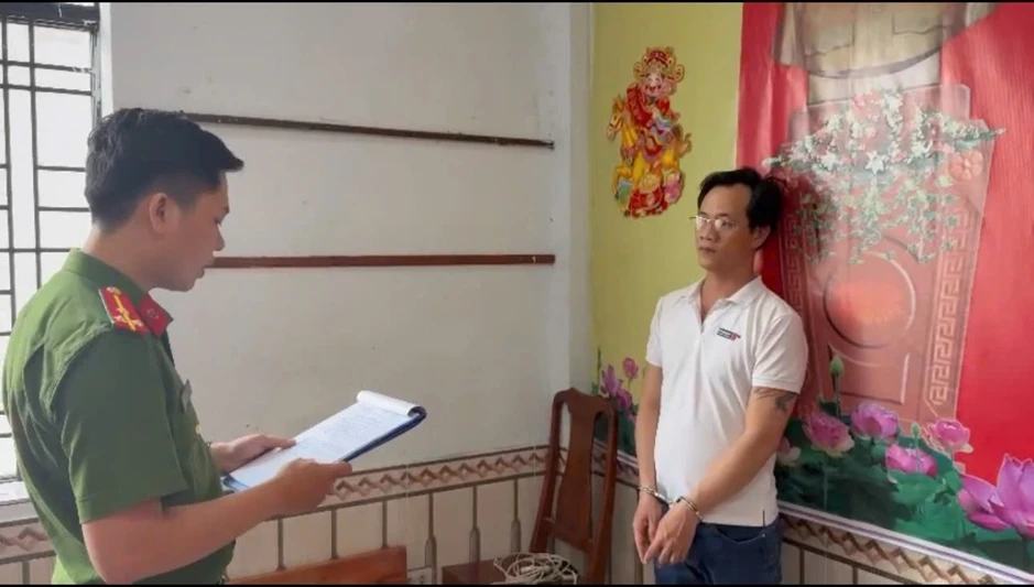 Khởi tố bắt tạm giam đối tượng lừa đảo chiếm đoạt 1,6 tỷ đồng tại Đà Nẵng Khởi tố bắt tạm giam đối tượng lừa đảo chiếm đoạt 1,6 tỷ đồng tại Đà Nẵng