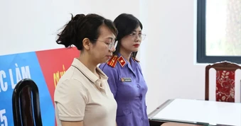 Khởi tố, bắt tạm giam nguyên kiểm sát viên vì làm sai lệch hồ sơ vụ án