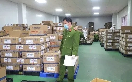 Khởi tố các đối tượng môi giới "chạy án" vụ sản xuất 426 loại sữa giả Khởi tố các đối tượng môi giới "chạy án" vụ sản xuất 426 loại sữa giả