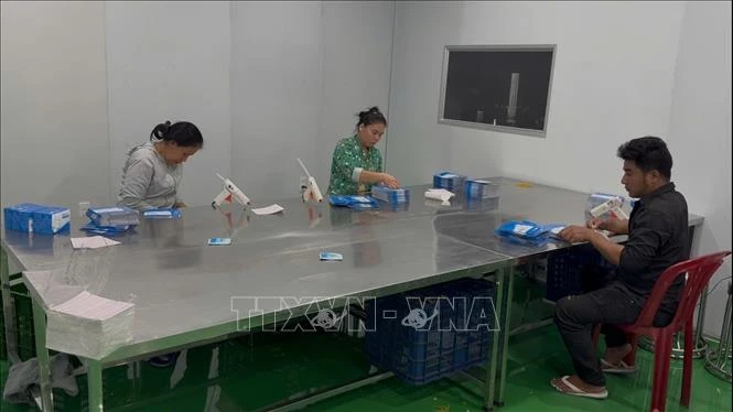 Khởi tố cặp vợ chồng sản xuất thực phẩm giảm cân chứa chất cấm Khởi tố cặp vợ chồng sản xuất thực phẩm giảm cân chứa chất cấm