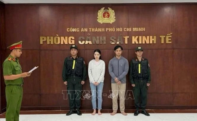 Khởi tố cặp vợ chồng sản xuất thực phẩm giảm cân chứa chất cấm Khởi tố cặp vợ chồng sản xuất thực phẩm giảm cân chứa chất cấm