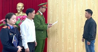 Khởi tố chủ cơ sở sản xuất 12.000 chai dấm ăn giả ở Ninh Bình