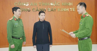 Khởi tố chủ cơ sở sản xuất gần 7.500 chai giấm ăn giả ở Bắc Ninh