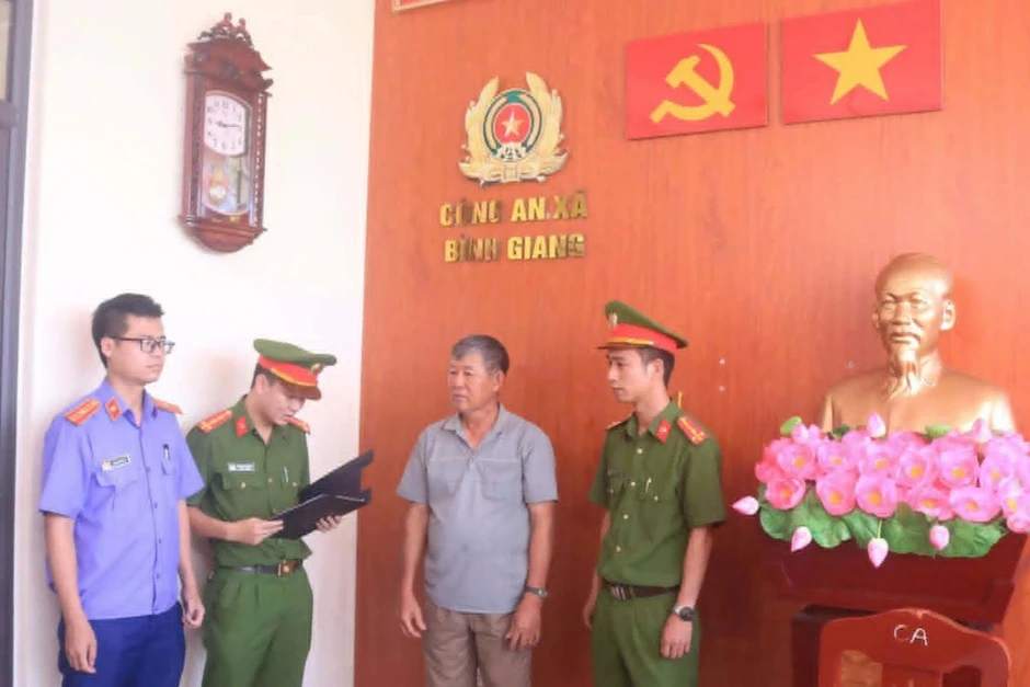 Khởi tố chủ cơ sở sản xuất giò chả trộn hàn the