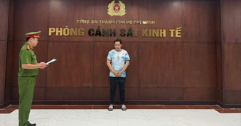 Khởi tố chủ hộ kinh doanh K.W Sneaker buôn bán hơn 1.400 đôi giày, dép giả mạo nhãn hiệu
