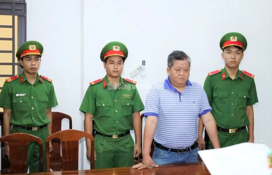 Khởi tố chủ tịch công ty "nổ" sở hữu hàng chục tỉ Euro Khởi tố chủ tịch công ty "nổ" sở hữu hàng chục tỉ Euro