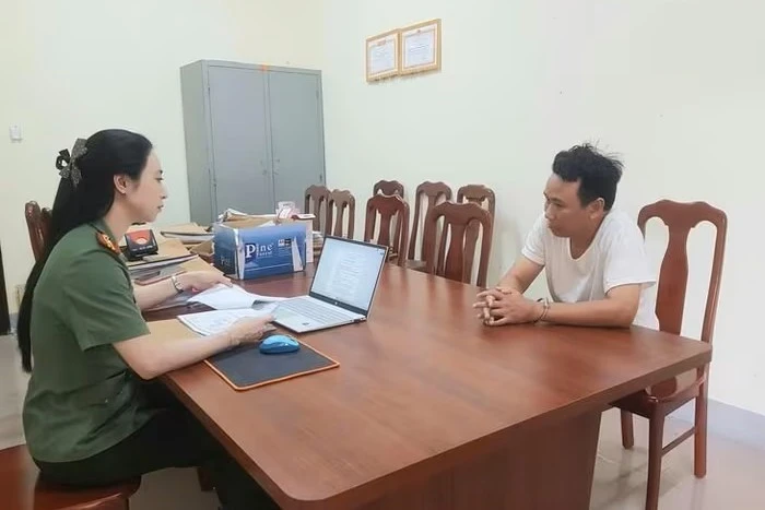 Khởi tố chủ tiệm photocopy làm giả hơn 1.000 giấy tờ, tài liệu Khởi tố chủ tiệm photocopy làm giả hơn 1.000 giấy tờ, tài liệu