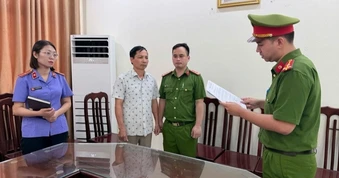 Khởi tố cựu chủ tịch xã cùng thuộc cấp để ngoài sổ sách hơn 1,4 tỷ đồng
