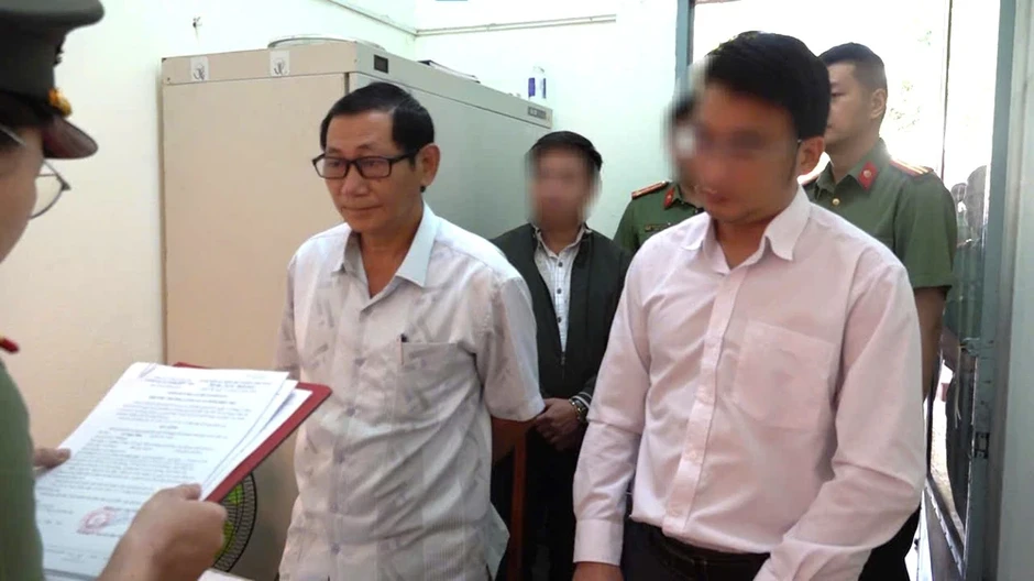 Khởi tố cựu giám đốc trung tâm giáo dục nghề nghiệp ở Đắk Lắk Khởi tố cựu giám đốc trung tâm giáo dục nghề nghiệp ở Đắk Lắk