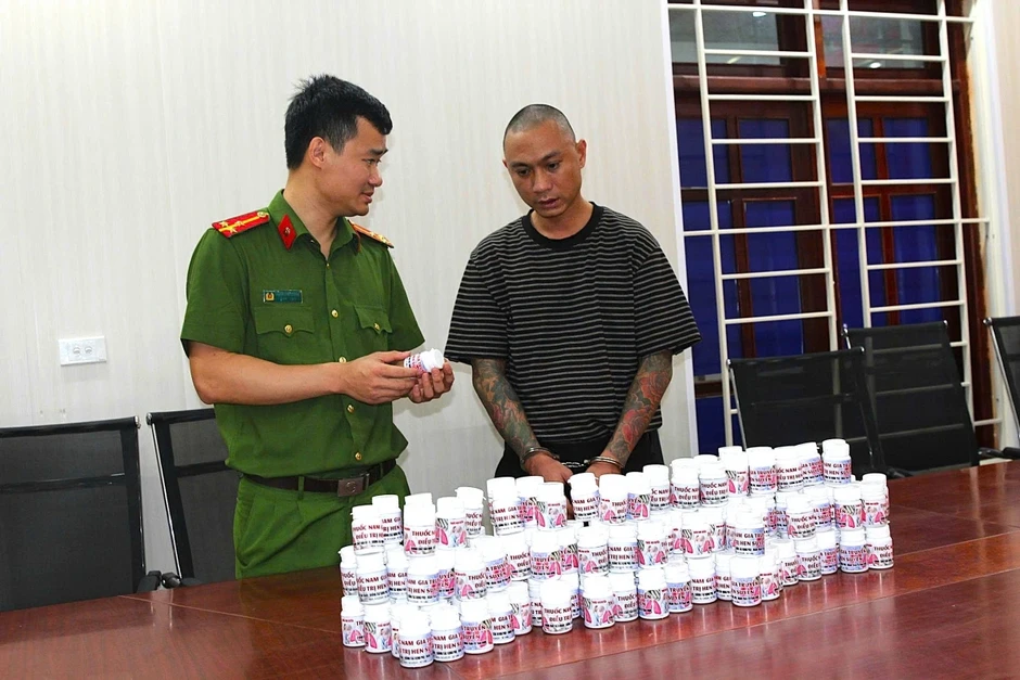 Khởi tố đối tượng bán thuốc giả, quảng cáo “khỏi hen 100%” Khởi tố đối tượng bán thuốc giả, quảng cáo “khỏi hen 100%”