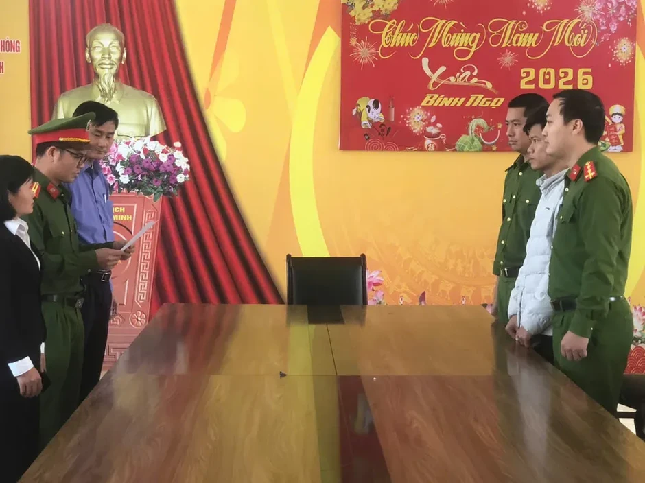 Khởi tố đối tượng hành hung, kéo lê bạn gái ngày 8-3 Khởi tố đối tượng hành hung, kéo lê bạn gái ngày 8-3