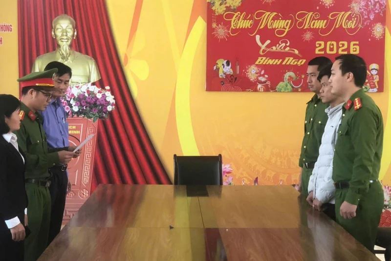 Khởi tố đối tượng kéo lê cô gái trên đường Khởi tố đối tượng kéo lê cô gái trên đường