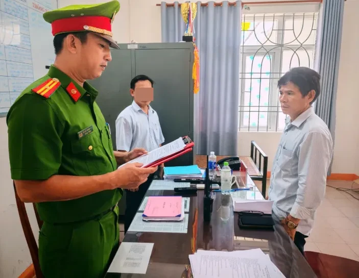 Khởi tố đối tượng lừa bàn tài sản của người khác làm phế liệu, chiếm đoạt 240 triệu đồng