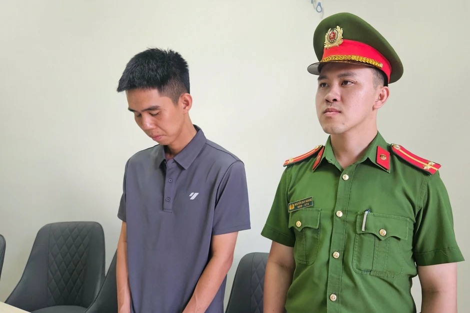 Khởi tố đối tượng mạo danh cán bộ tài nguyên đi lừa đảo người dân Khởi tố đối tượng mạo danh cán bộ tài nguyên đi lừa đảo người dân