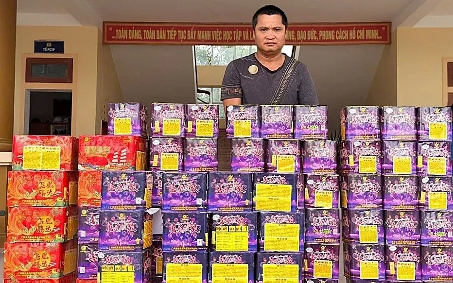 Khởi tố đối tượng mua bán gần 3 tạ pháo hoa nổ Khởi tố đối tượng mua bán gần 3 tạ pháo hoa nổ