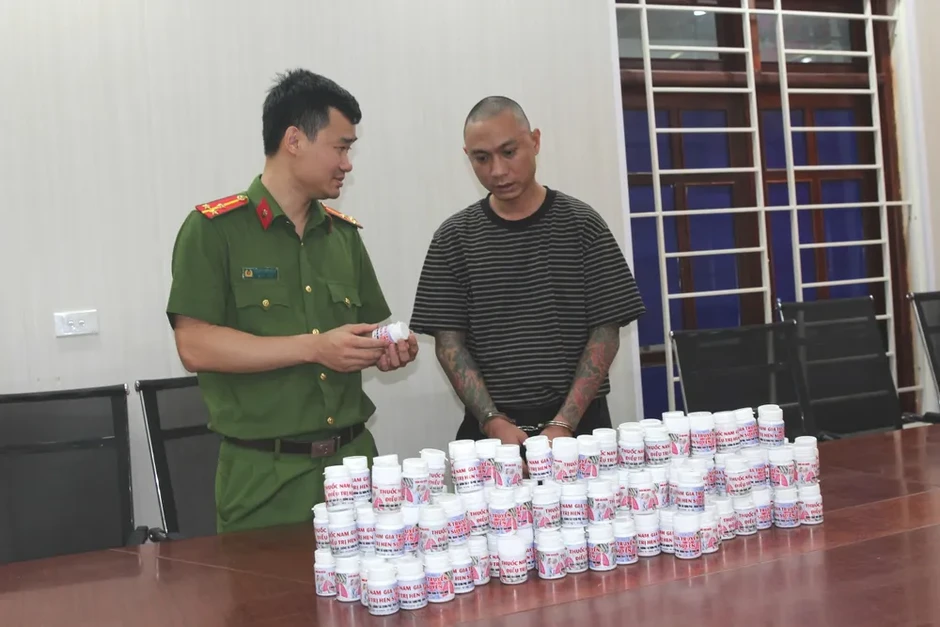 Khởi tố đối tượng sản xuất, buôn bán hàng giả là thuốc chữa bệnh Khởi tố đối tượng sản xuất, buôn bán hàng giả là thuốc chữa bệnh