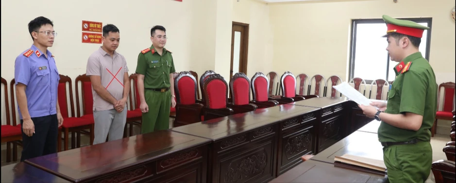 Khởi tố đối tượng sản xuất, kinh doanh 16.000 sản phẩm thời trang giả mạo nhãn hiệu Khởi tố đối tượng sản xuất, kinh doanh 16.000 sản phẩm thời trang giả mạo nhãn hiệu