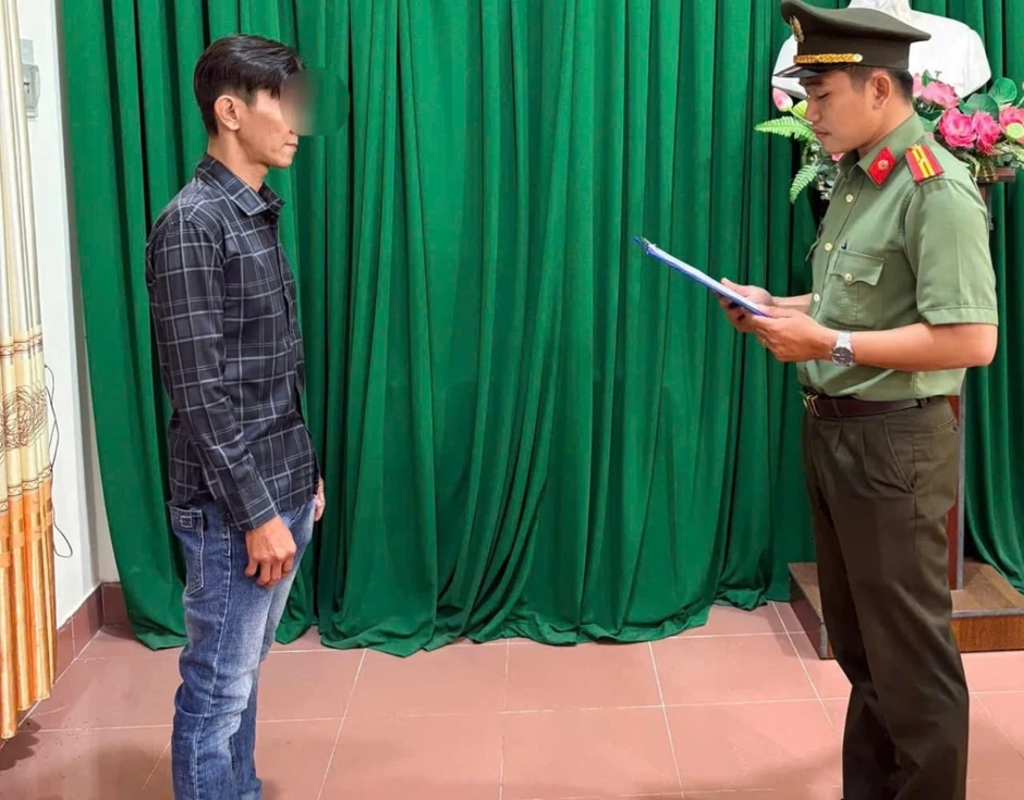 Khởi tố đối tượng “Tàng trữ, sử dụng trái phép vũ khí quân dụng”