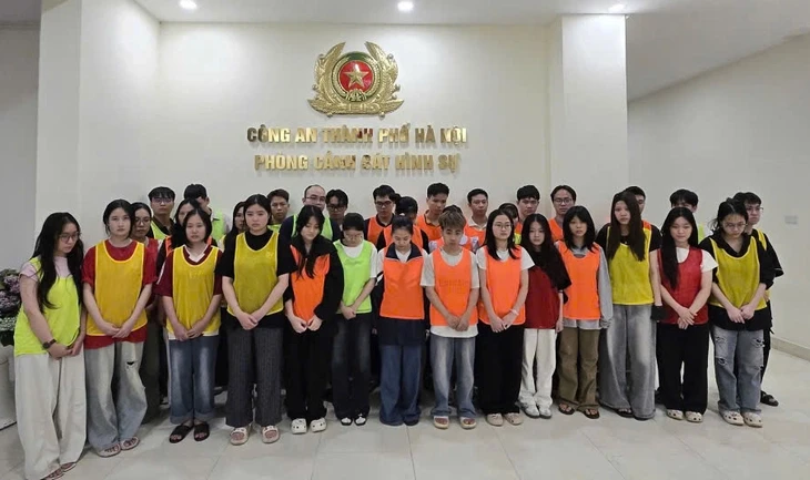 Khởi tố giám đốc Công ty Siêu Thị Seo cùng 17 người chuyên nâng hạng tìm kiếm cho website cờ bạc Khởi tố giám đốc Công ty Siêu Thị Seo cùng 17 người chuyên nâng hạng tìm kiếm cho website cờ bạc