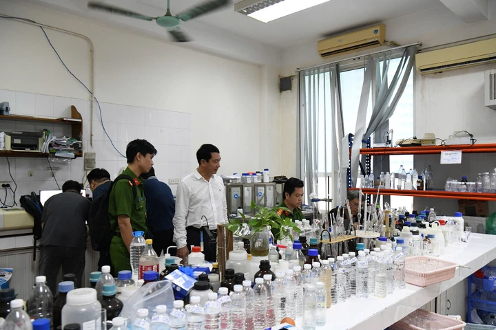 Khởi tố loạt giám đốc, viện trưởng biến kết quả quan trắc từ không đạt thành đạt Khởi tố loạt giám đốc, viện trưởng biến kết quả quan trắc từ không đạt thành đạt