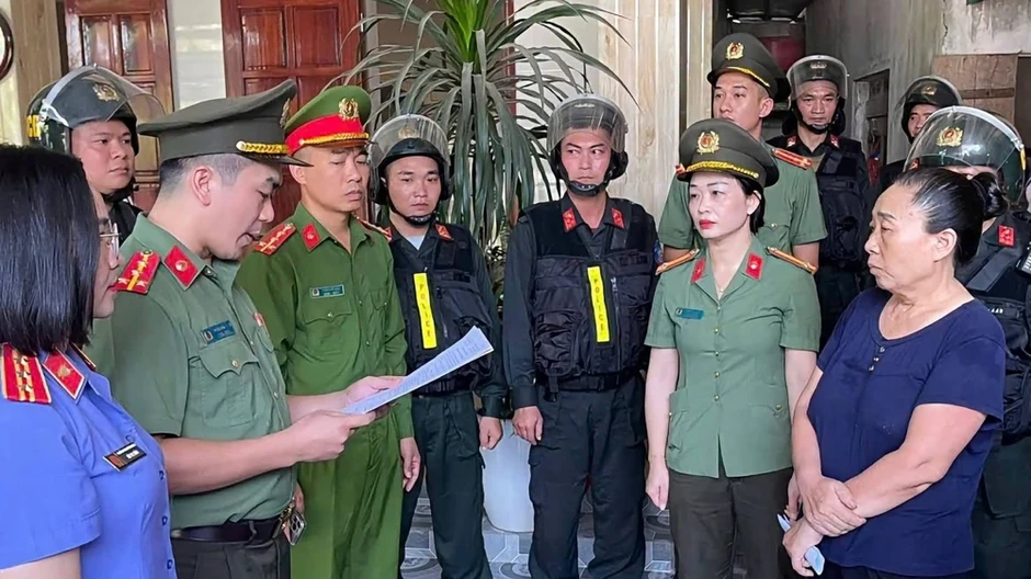 Khởi tố một phụ nữ lợi dụng các quyền tự do dân chủ Khởi tố một phụ nữ lợi dụng các quyền tự do dân chủ