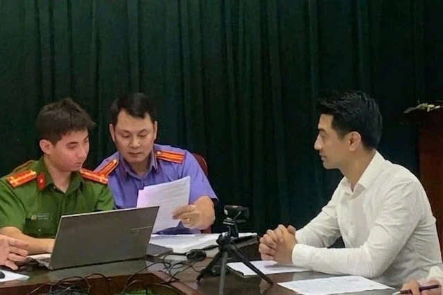 Khởi tố người đàn ông dâm ô bé gái 11 tuổi ở Hưng Yên Khởi tố người đàn ông dâm ô bé gái 11 tuổi ở Hưng Yên