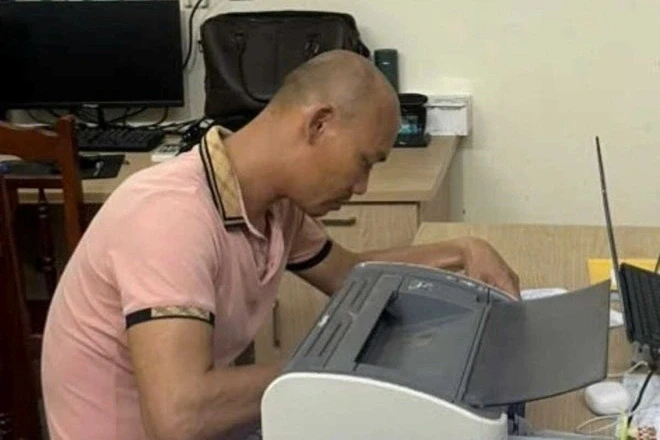 Khởi tố người đàn ông dâm ô hai bé dưới 16 tuổi Khởi tố người đàn ông dâm ô hai bé dưới 16 tuổi